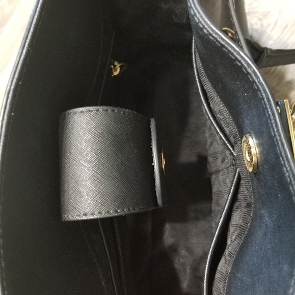 Michael Kors purse - Picture 3 of 3